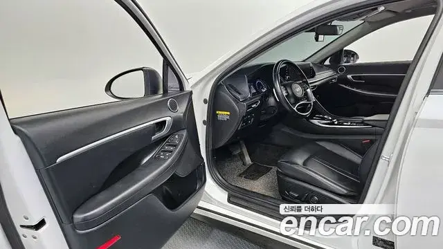 Hyundai Sonata Hybrid 2020 — Photo 7/20