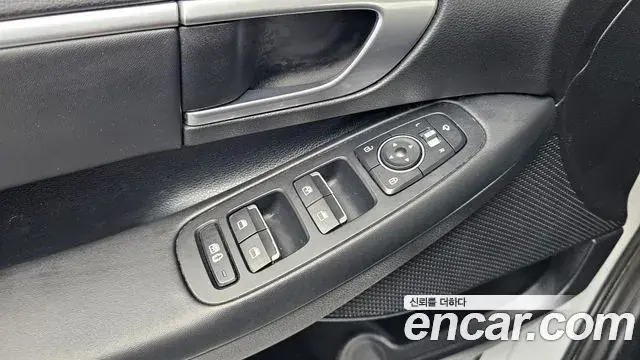 Hyundai Sonata Hybrid 2020 — Photo 5/20