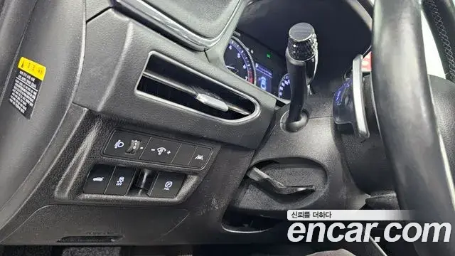 Hyundai Sonata Hybrid 2020 — Photo 1/20