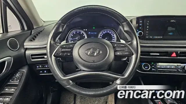 Hyundai Sonata Hybrid 2020 — Photo 8/20