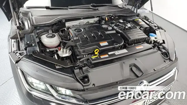 Volkswagen Arteon 2019 — Şəkil 14/20