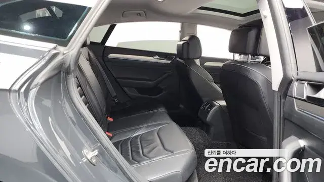 Volkswagen Arteon 2019 — Şəkil 11/20
