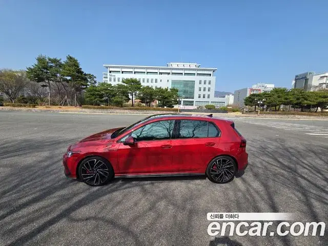 Volkswagen Golf 2024 — Şəkil 8/16