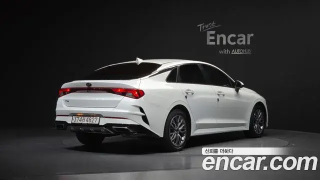 Kia K5 2021 — Şəkil 10/20