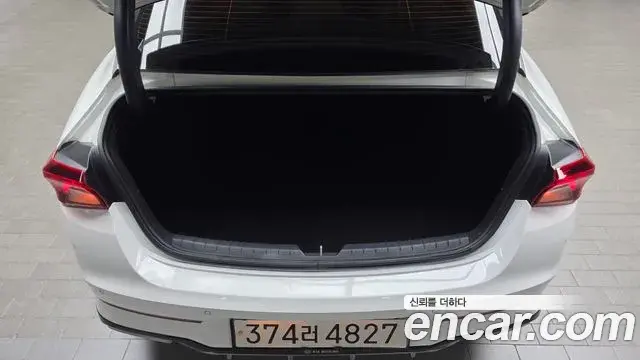 Kia K5 2021 — Şəkil 17/20