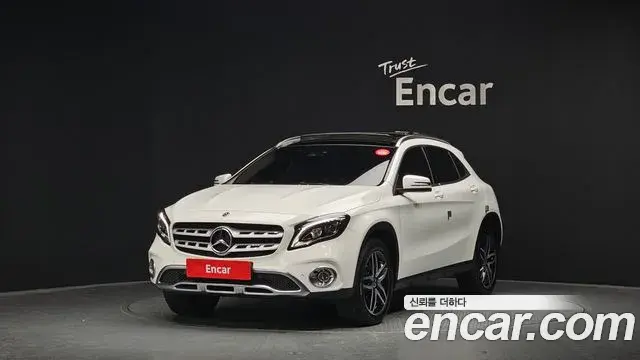 Mercedes-Benz GLA-Class 2018 — Фото 9/20