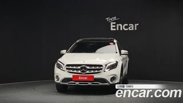 Mercedes-Benz GLA-Class 2018 — Фото 2/20
