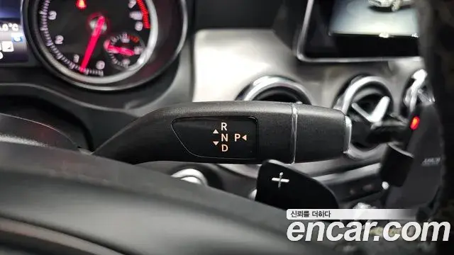 Mercedes-Benz GLA-Class 2018 — Фото 7/20