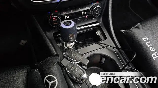 Mercedes-Benz GLA-Class 2018 — Фото 16/20