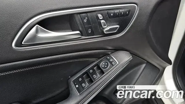 Mercedes-Benz GLA-Class 2018 — Фото 17/20