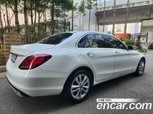 Mercedes-Benz C-Class 2020 — Şəkil 16/20