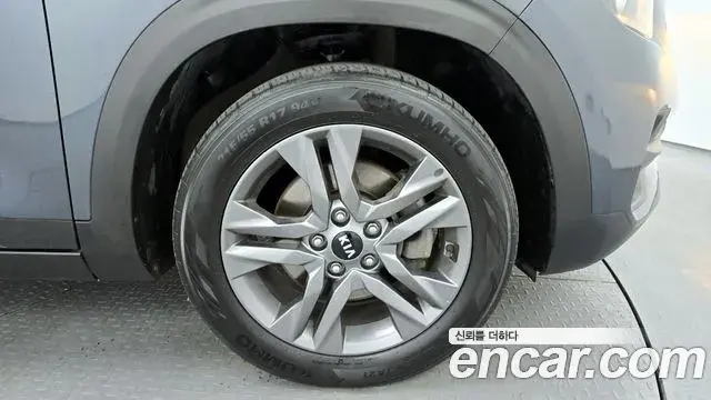 Kia Seltos 2019 — ფოტო 9/20