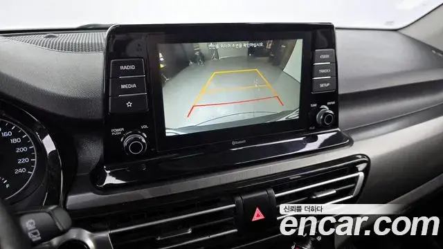 Kia Seltos 2019 — ფოტო 17/20