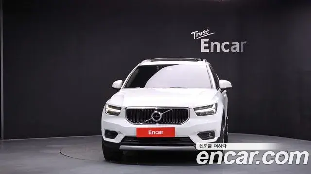 Volvo XC40 2019 — Şəkil 19/20