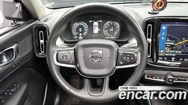Volvo XC40 2019 — Şəkil 2/20
