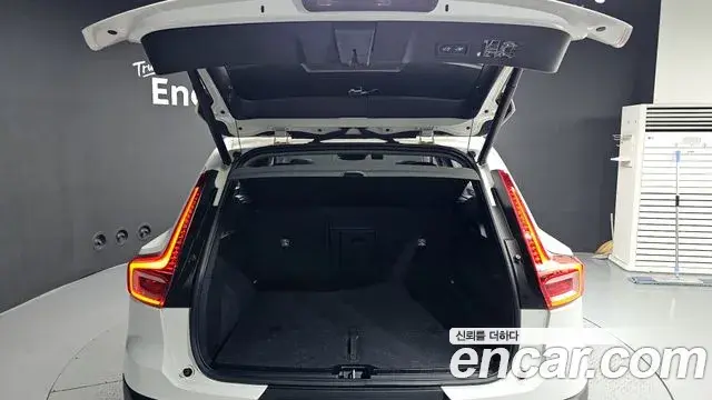 Volvo XC40 2019 — Şəkil 5/20
