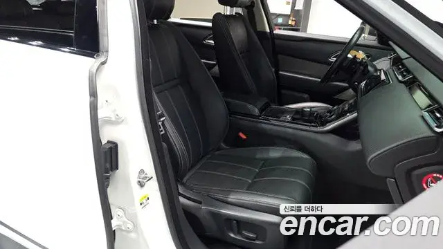 Land Rover Range Rover Velar 2019 — Фото 10/20