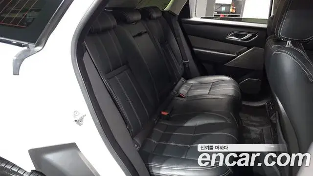 Land Rover Range Rover Velar 2019 — Фото 12/20