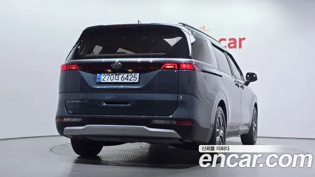 Kia Carnival 2021 — Фото 1/20