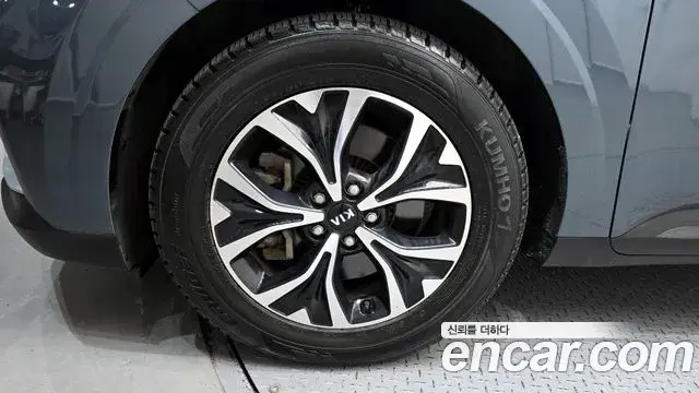 Kia Carnival 2021 — Фото 4/20