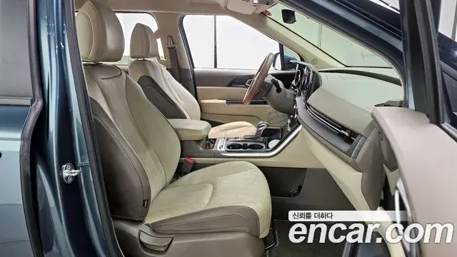 Kia Carnival 2021 — Фото 11/20