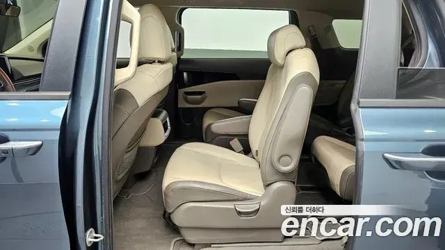 Kia Carnival 2021 — Фото 12/20