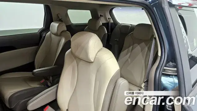 Kia Carnival 2021 — Фото 13/20