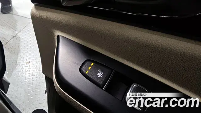Kia Carnival 2021 — Фото 19/20
