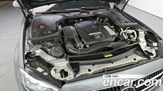 Mercedes-Benz E-Class 2020 — ფოტო 18/20