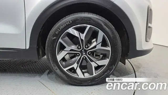 Kia Sportage The Bold 2020 — ფოტო 2/20