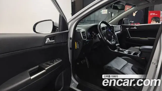 Kia Sportage The Bold 2020 — ფოტო 18/20