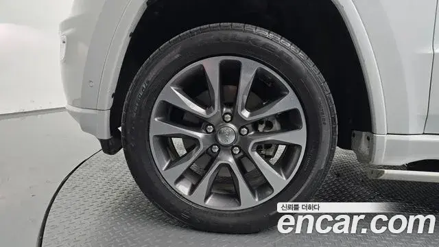Jeep Grand Cherokee 2018 — Photo 1/20