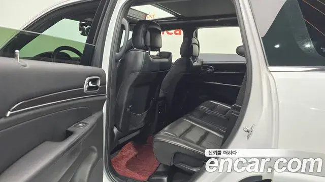 Jeep Grand Cherokee 2018 — Photo 6/20