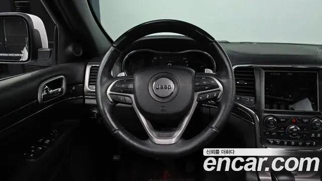 Jeep Grand Cherokee 2018 — Photo 7/20