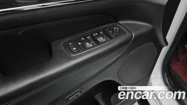 Jeep Grand Cherokee 2018 — Photo 15/20