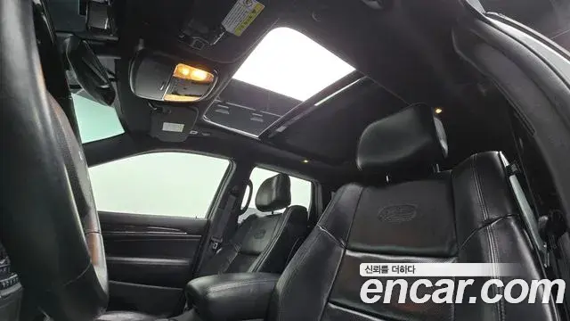 Jeep Grand Cherokee 2018 — Photo 2/20