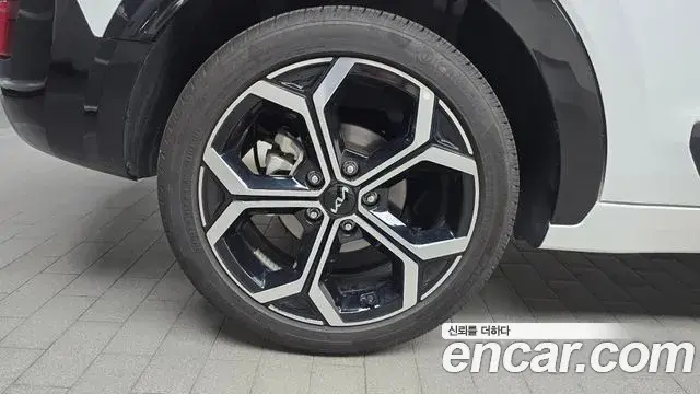 Kia Niro 2025 — Photo 25/31