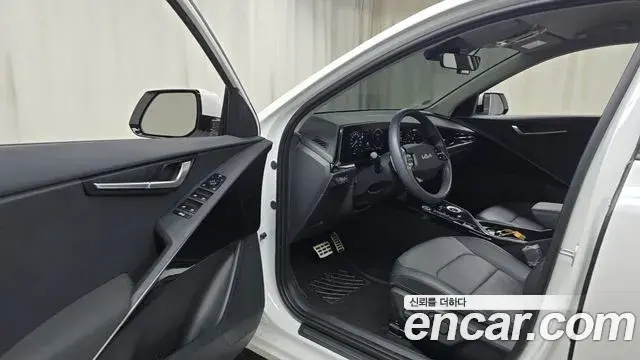 Kia Niro 2025 — Photo 24/31