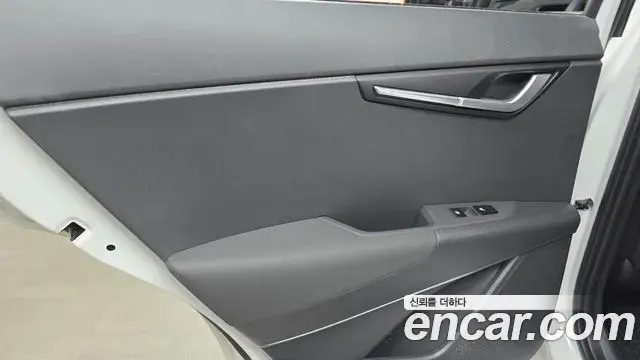 Kia Niro 2025 — Photo 28/31