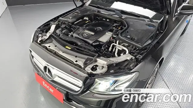 Mercedes-Benz E-Class 2018 — Şəkil 10/20