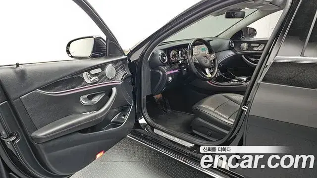 Mercedes-Benz E-Class 2018 — Şəkil 13/20