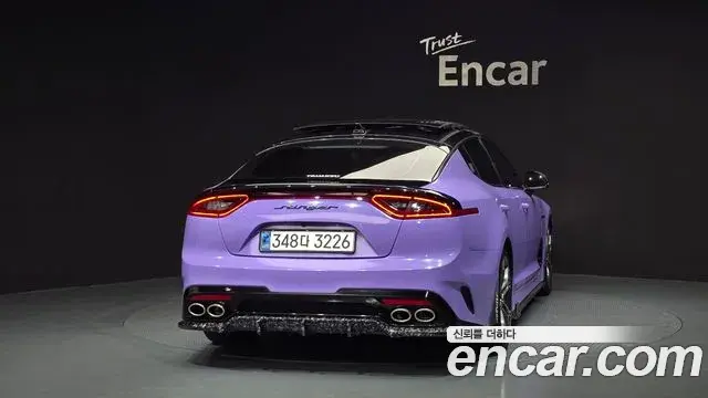 Kia Stinger 2019 — Şəkil 32/33