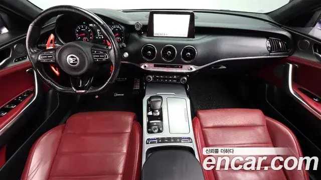 Kia Stinger 2019 — Şəkil 15/33