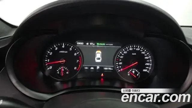 Kia Stinger 2019 — Şəkil 21/33