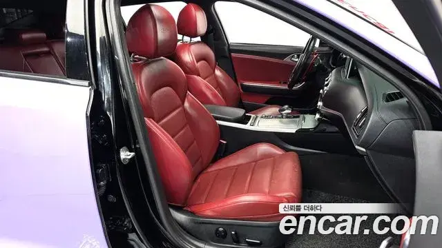 Kia Stinger 2019 — Şəkil 13/33