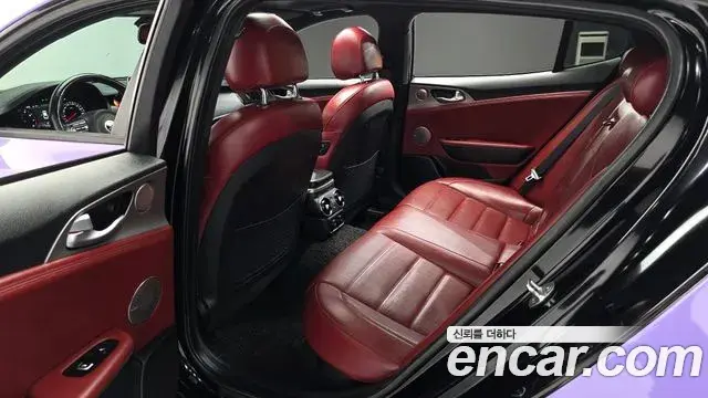 Kia Stinger 2019 — Şəkil 17/33