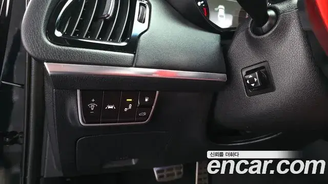 Kia Stinger 2019 — Şəkil 26/33