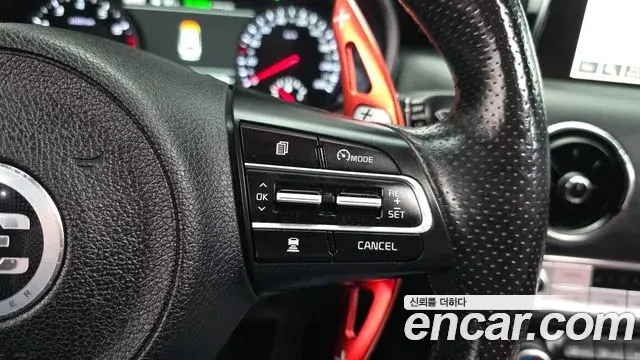 Kia Stinger 2019 — Şəkil 33/33