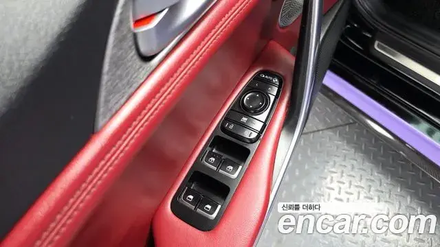 Kia Stinger 2019 — Şəkil 28/33