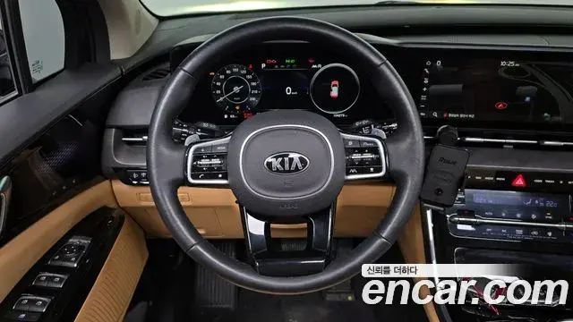 Kia Carnival 2021 — Фото 13/20